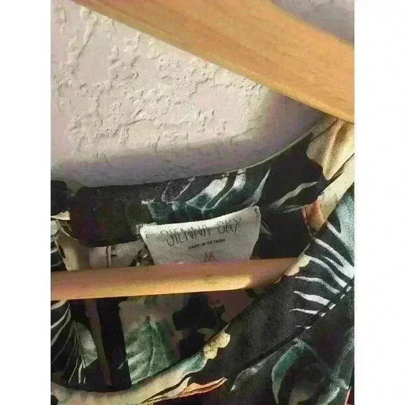 Off shoulder floral print top - Picture 2 of 5